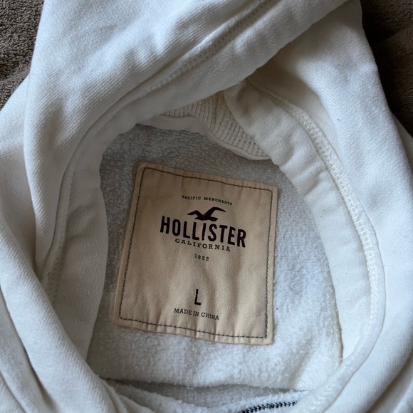 Oversized White Hollister Hoodie - Picture 6 of 6